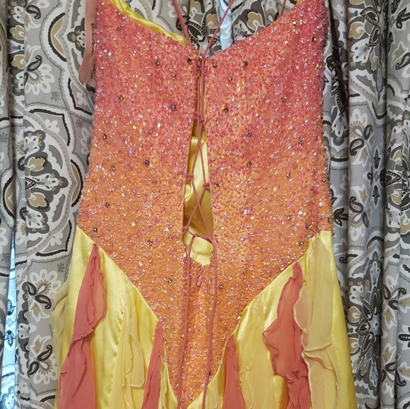 Prom gown - Picture 7 of 7